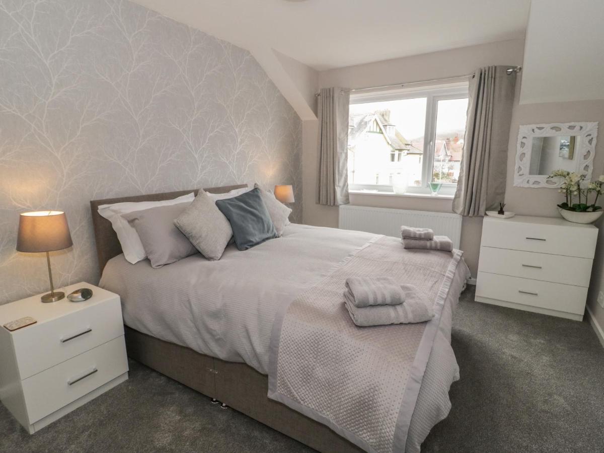 31 Lloyd Street West Holiday home Llandudno